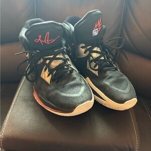 Nike Kyrie Infiniry 11.5 size